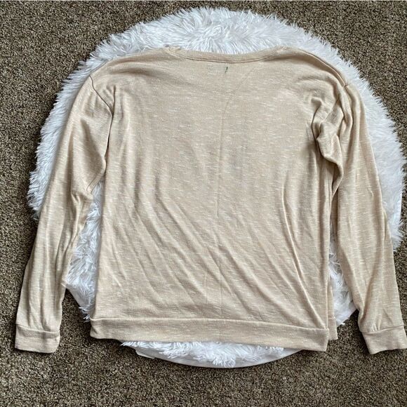 Joei & I Top Be Kind Peace Sign Graphic Lightweight Long Sleeve Tan Womens Small - Picture 2 of 5